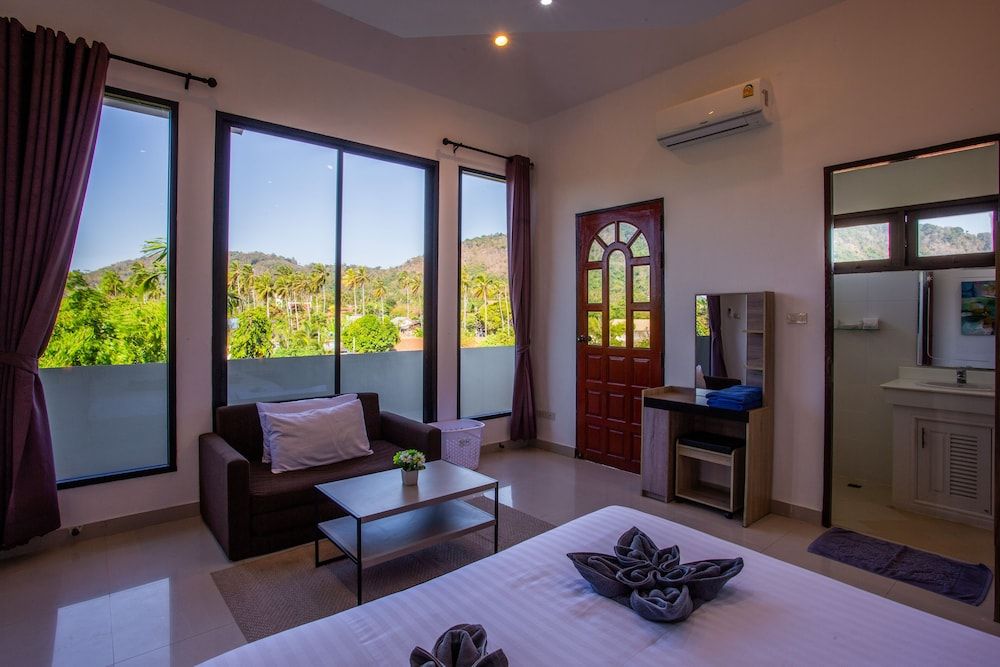 Brodie Rawai Resort Family Apartment, Mountain View 9