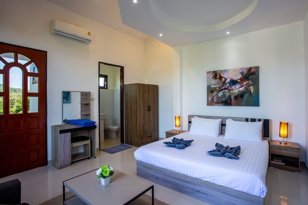 Brodie Rawai Resort Family Apartment, Mountain View 3