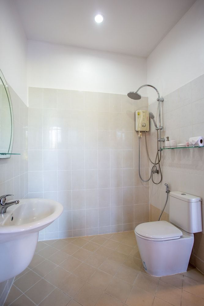 Brodie Rawai Resort Family Apartment, Mountain View 6