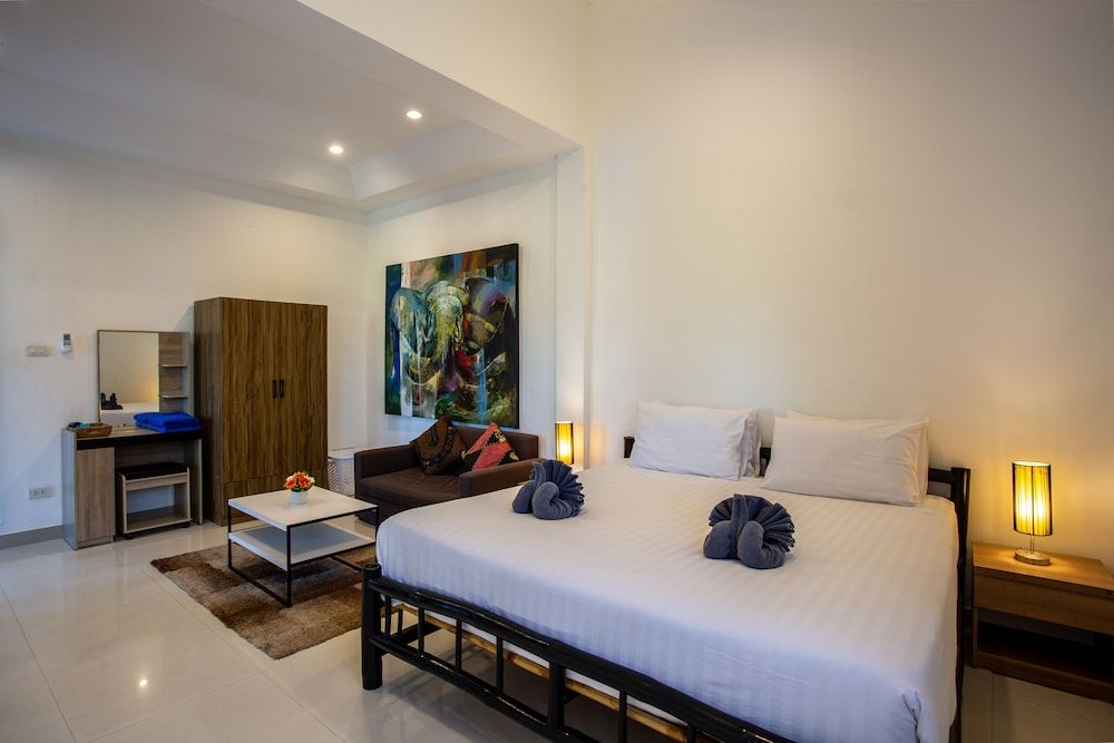 Brodie Rawai Resort Family Apartment, Mountain View 2