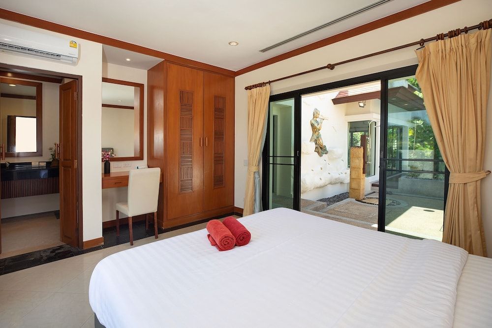 undefined Boutique 3BR Pool Villa Bianca NaiHarn