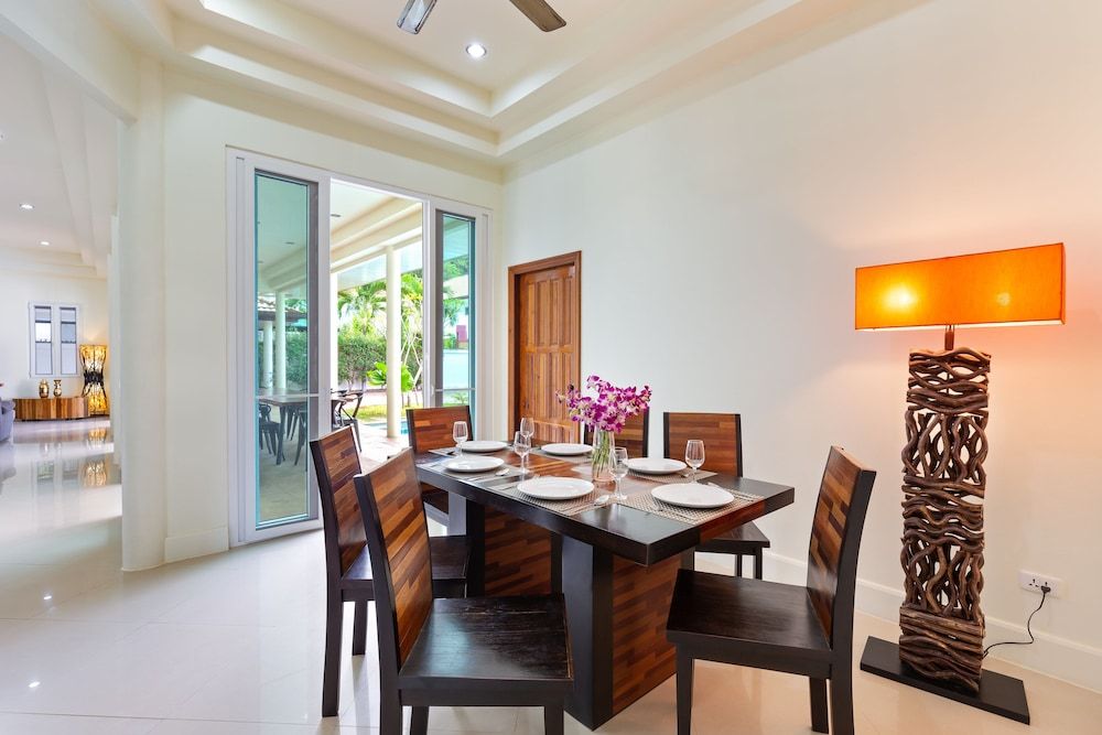 Villa Bright Star 4-Bedroom Villa with Private Pool 11