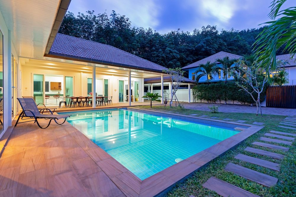 Villa Bright Star 4-Bedroom Villa with Private Pool 23