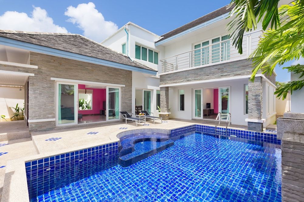 undefined Villa Dominic