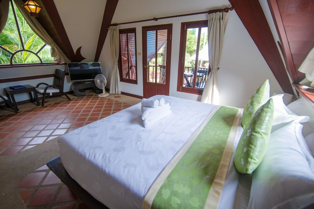 Coco Palace Resort Signature House, 2 Bedrooms, Balcony, Courtyard View 6