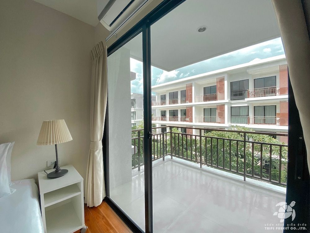 The Title West Wing By Trips Phuket Superior Apartment, Non Smoking, Kitchenette 12