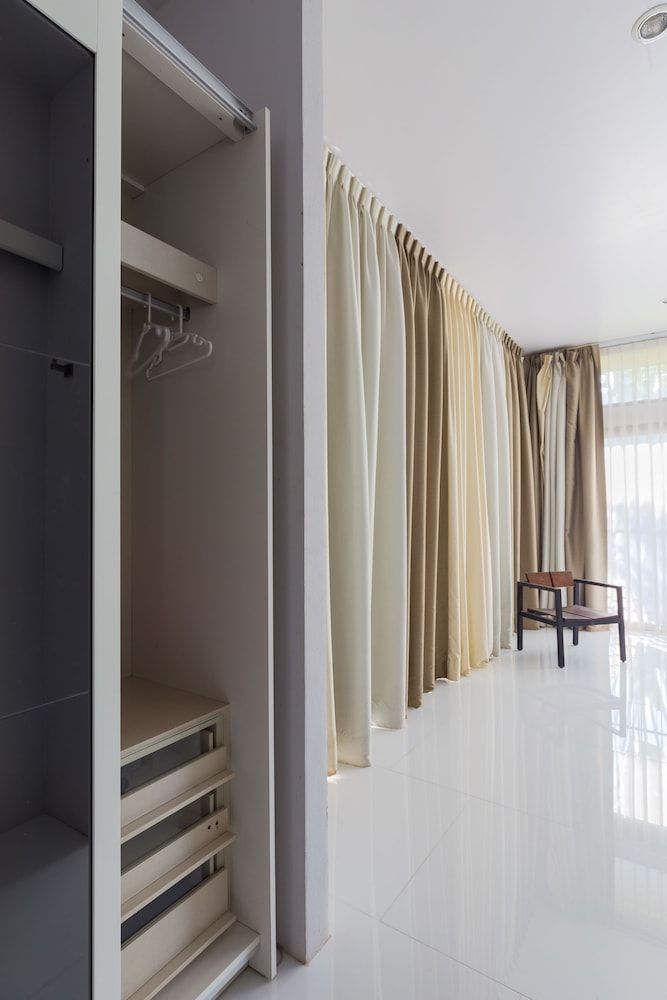 Villa Oxavia Deluxe Suite, Garden View 7