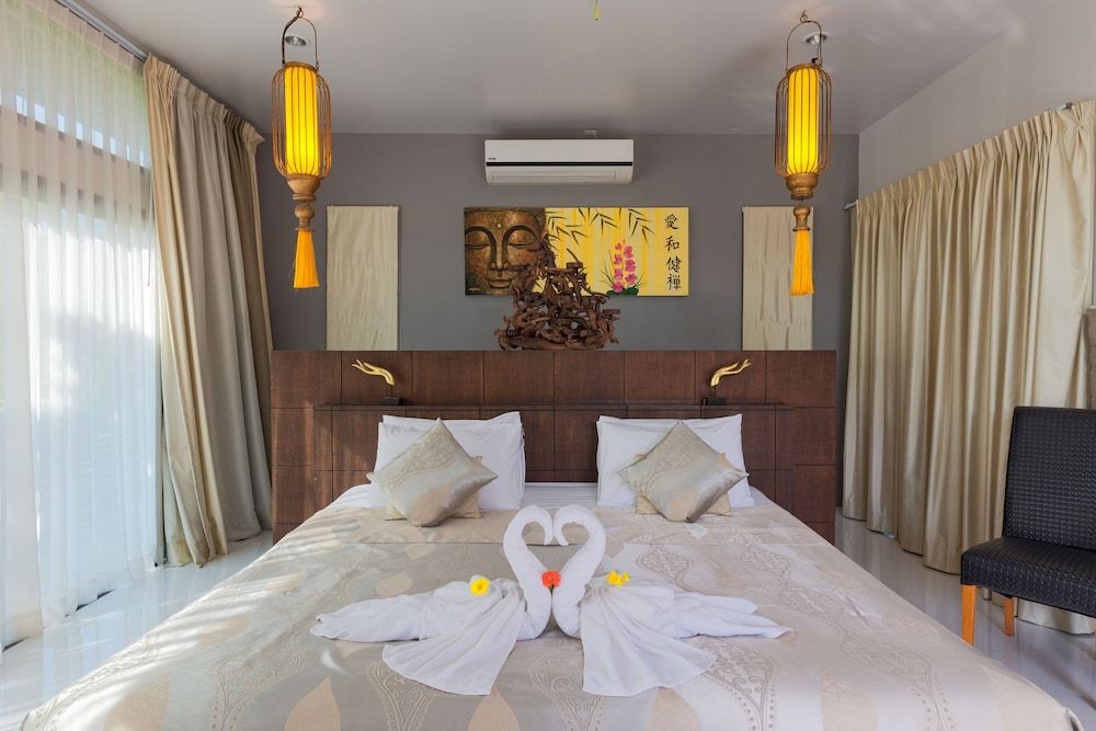 Villa Oxavia Deluxe Suite, Garden View 2