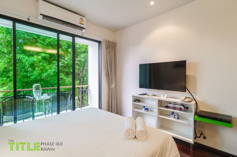 The Title East Wing by Trips Phuket Superior Room, Non Smoking, Refrigerator & Microwave 2