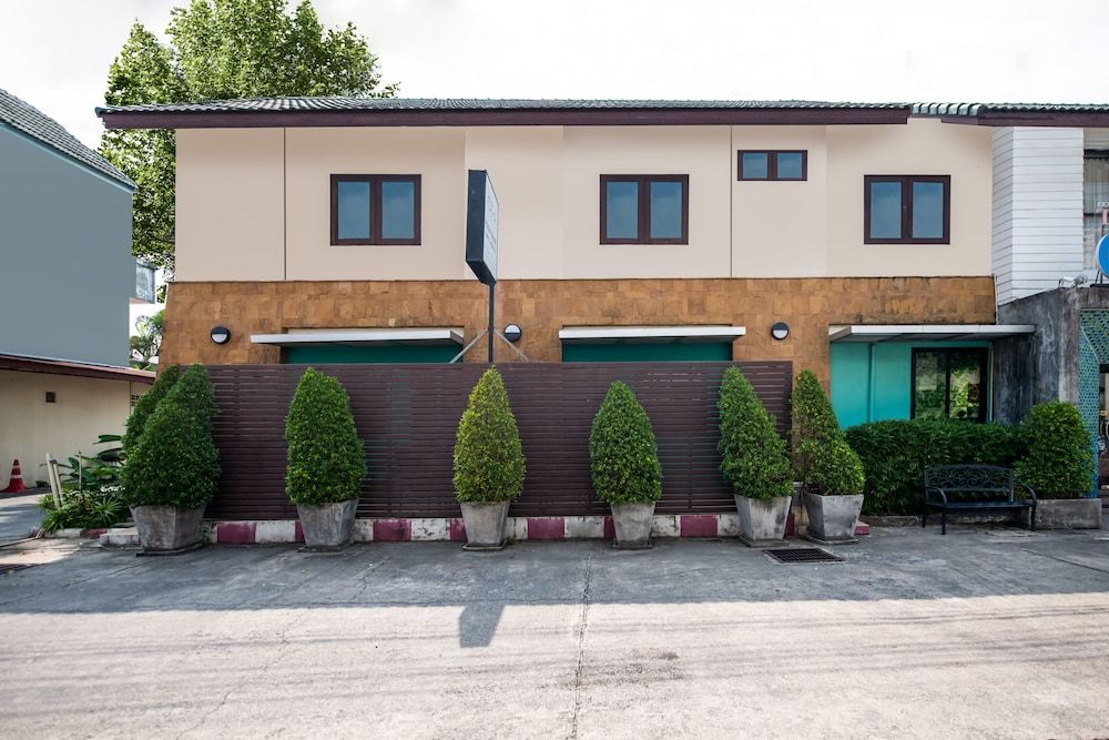 undefined OYO 345 The Click Guesthouse At Chalong 3