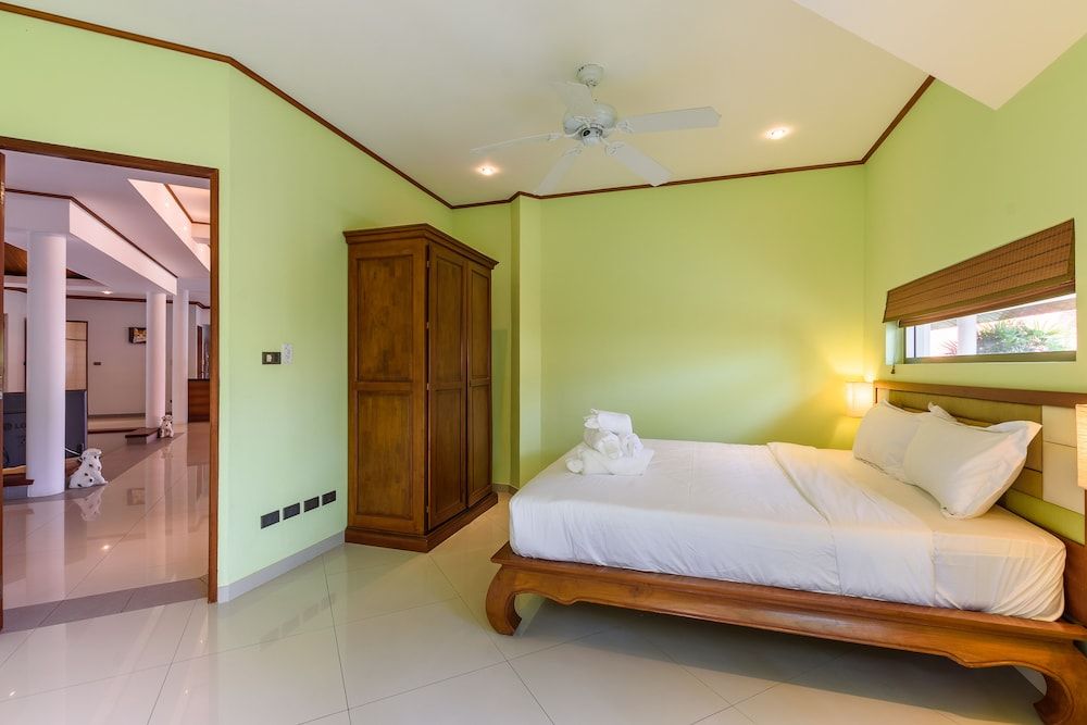 Amber Pool Villa Villa, 5 Bedrooms, Non Smoking, Kitchen 11