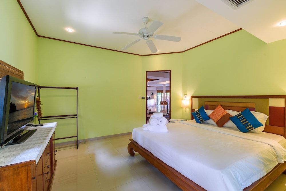 Amber Pool Villa Villa, 5 Bedrooms, Non Smoking, Kitchen 10