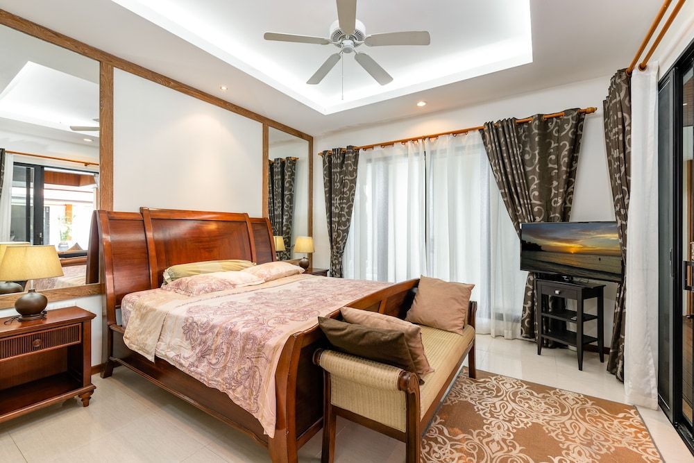 undefined Champagne Pool Villa 10