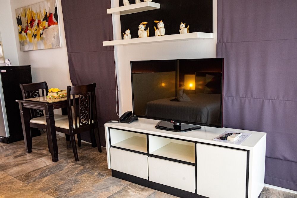 Rawai Paradise Deluxe Room, Sea View 3