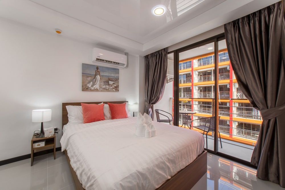 Naiharn Sea Apartment Comfort Apartment 2