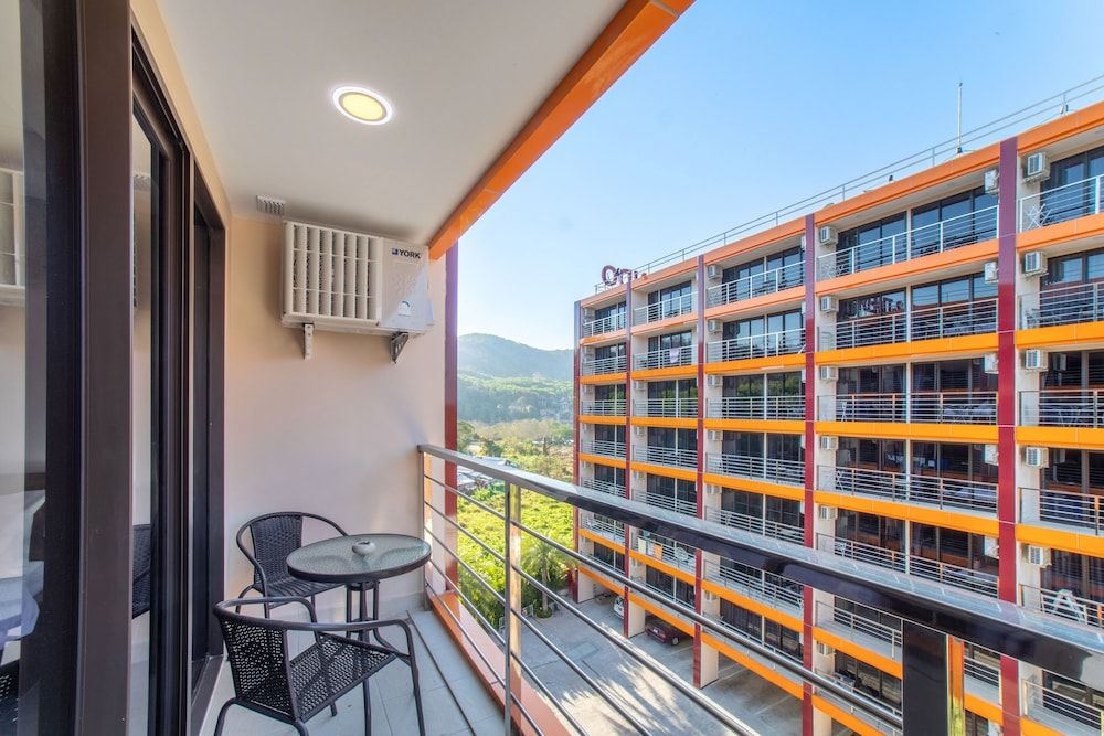 Naiharn Sea Apartment Comfort Apartment, 1 King Bed, Non Smoking, Mountain View 7