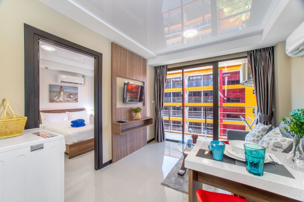 Naiharn Sea Apartment Comfort Apartment, 1 King Bed, Non Smoking, Mountain View 9