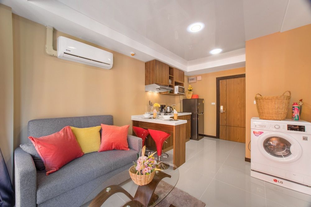 Naiharn Sea Apartment Comfort Apartment 11