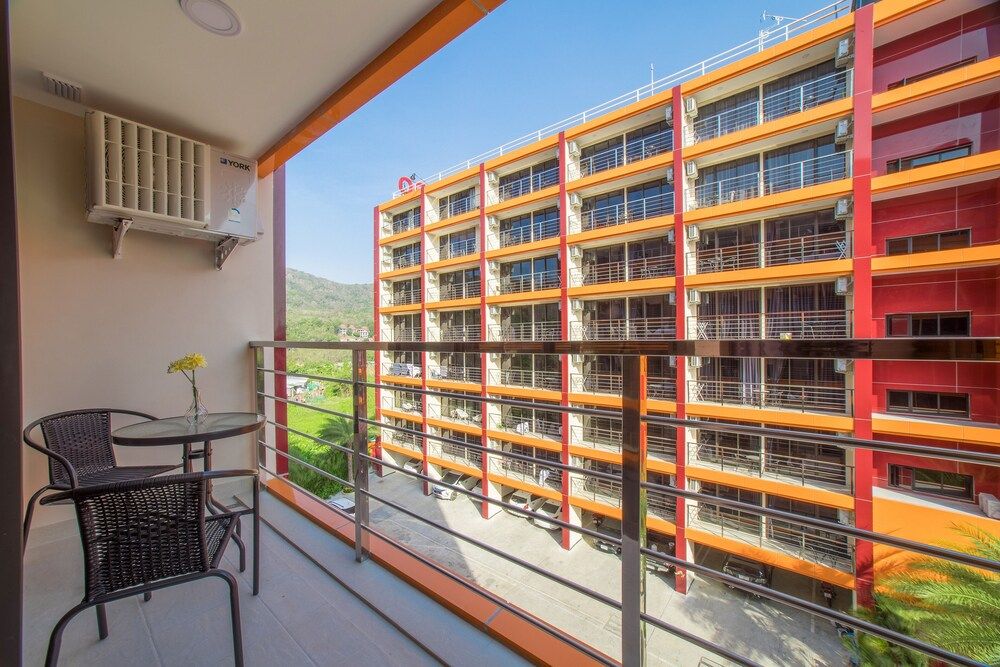 Naiharn Sea Apartment Comfort Apartment 6