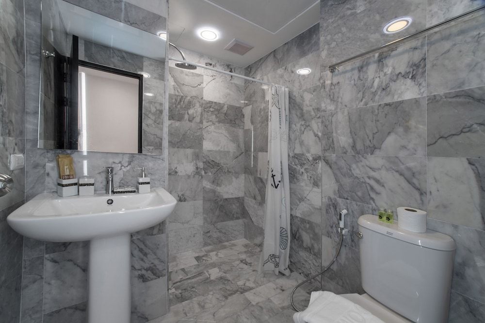 Naiharn Sea Apartment Comfort Apartment 7