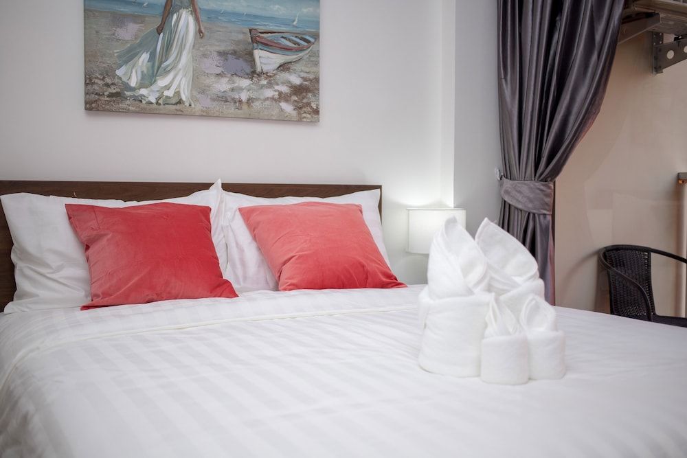 Naiharn Sea Apartment Comfort Apartment