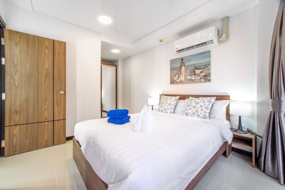 undefined Naiharn Sea Apartment