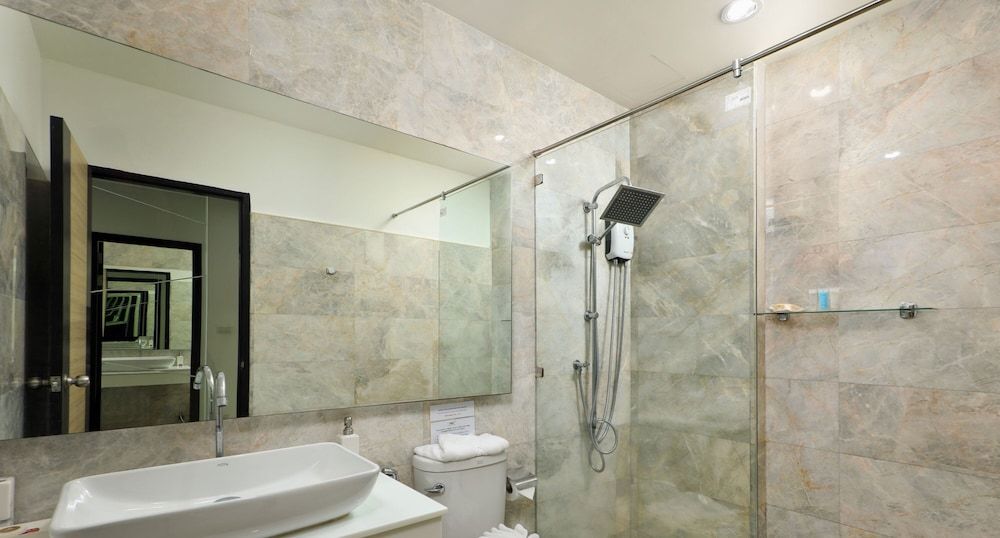 Nai Harn Condominium Apartment, 2 Bedrooms 14