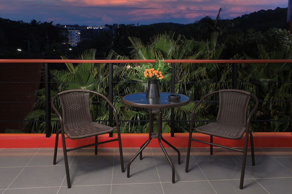 Nai Harn Condominium Studio Suite 15