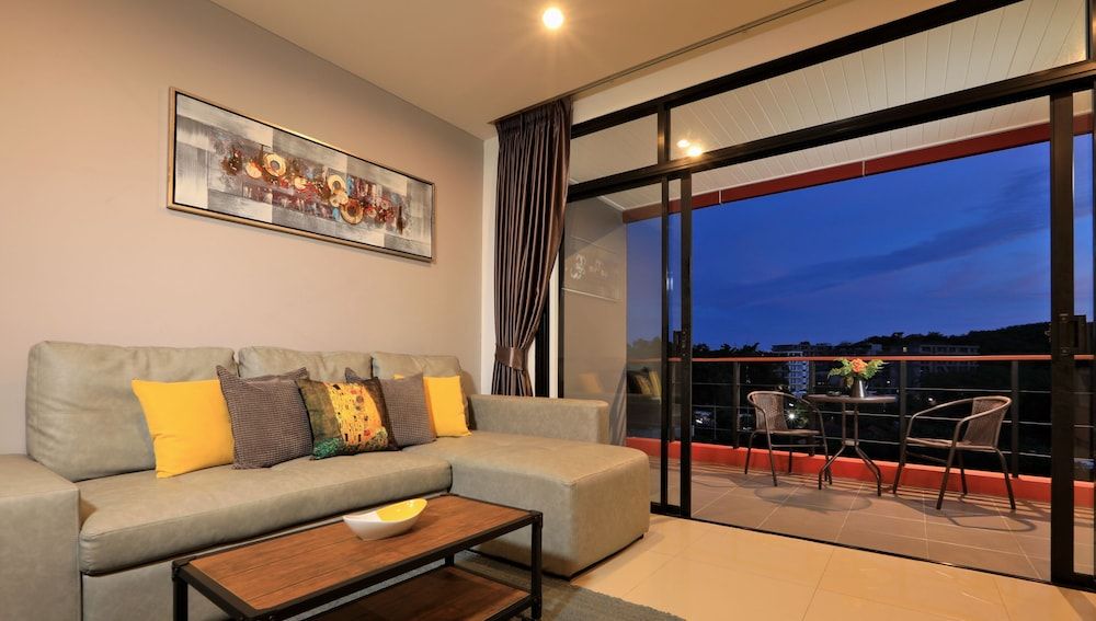 Nai Harn Condominium Studio Suite 11