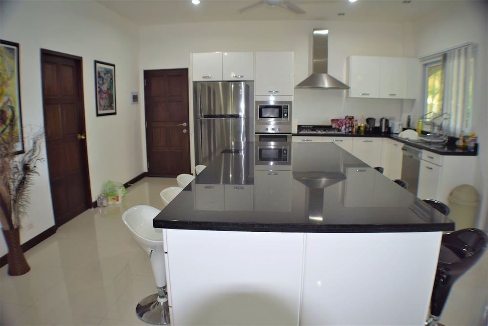 undefined Very Large Villa Suitable for a Large Group up to 10 People or Even 2 Families 3