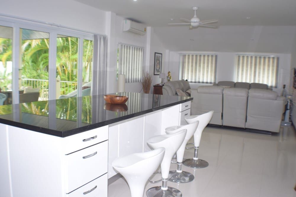 undefined Very Large Villa Suitable for a Large Group up to 10 People or Even 2 Families