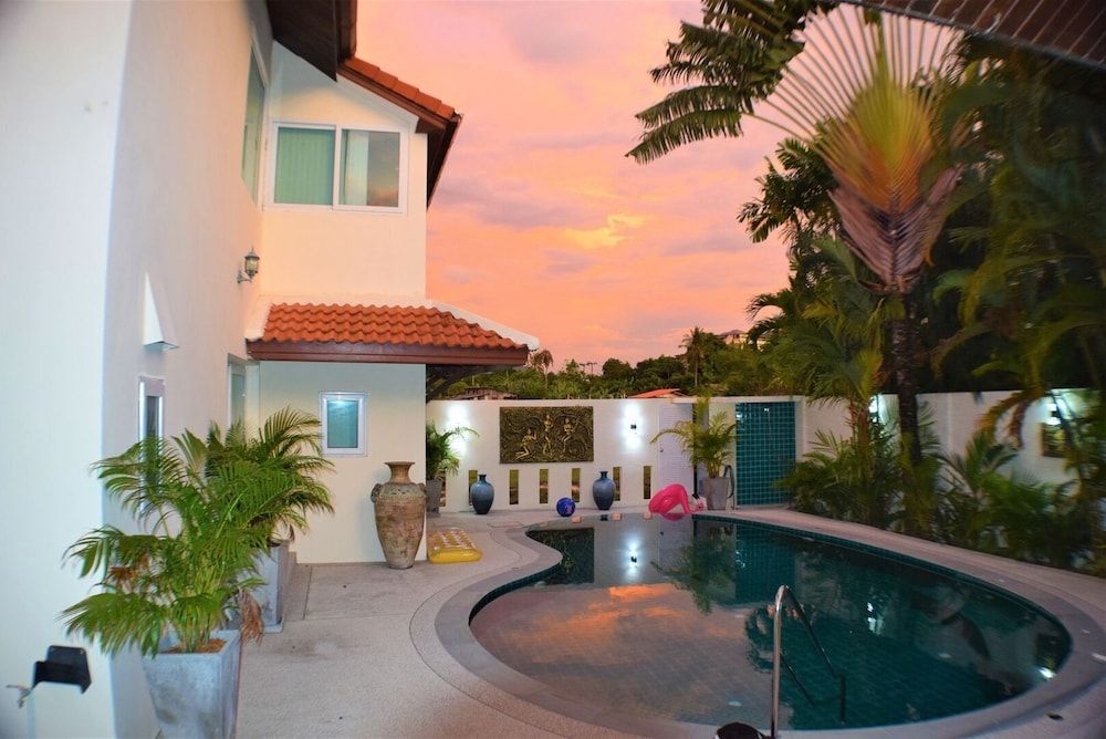 undefined Very Large Villa Suitable for a Large Group up to 10 People or Even 2 Families 7