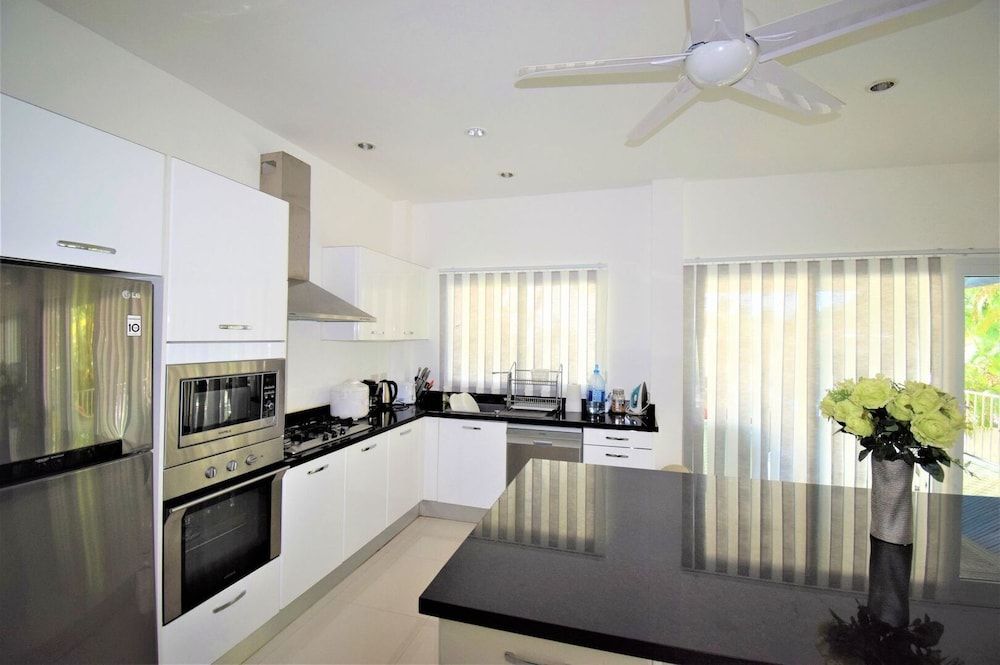undefined Very Large Villa Suitable for a Large Group up to 10 People or Even 2 Families 5