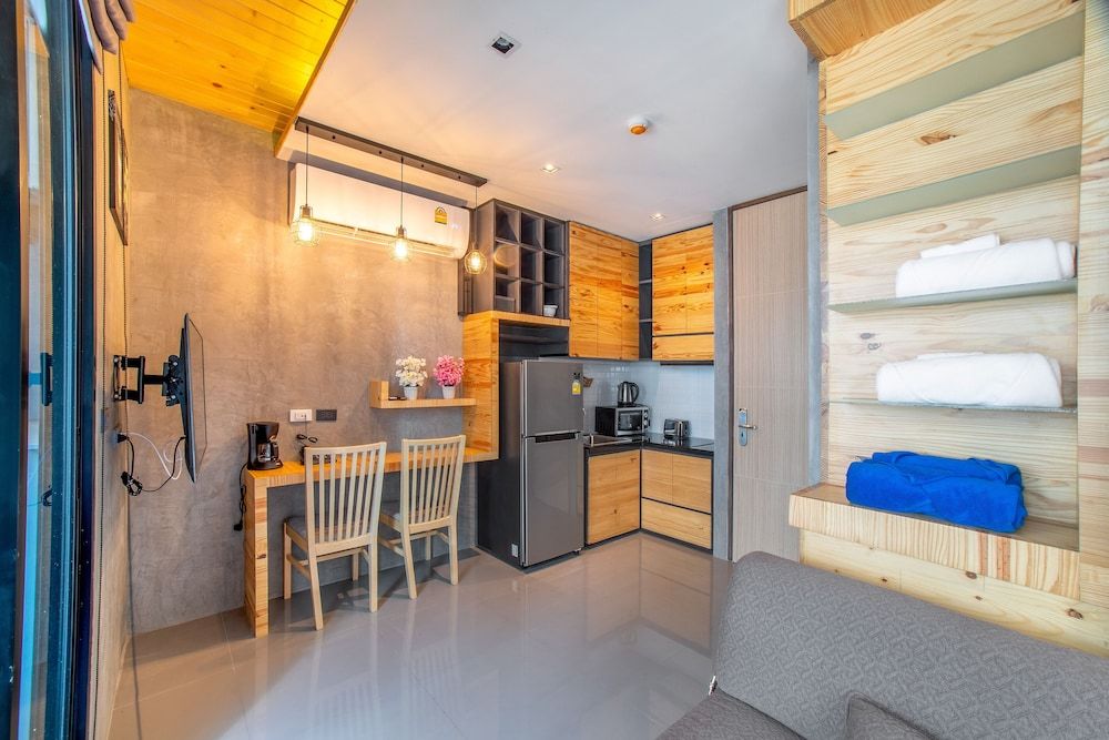 Naiharn Windy by Space Basic Studio, 1 Queen Bed 12