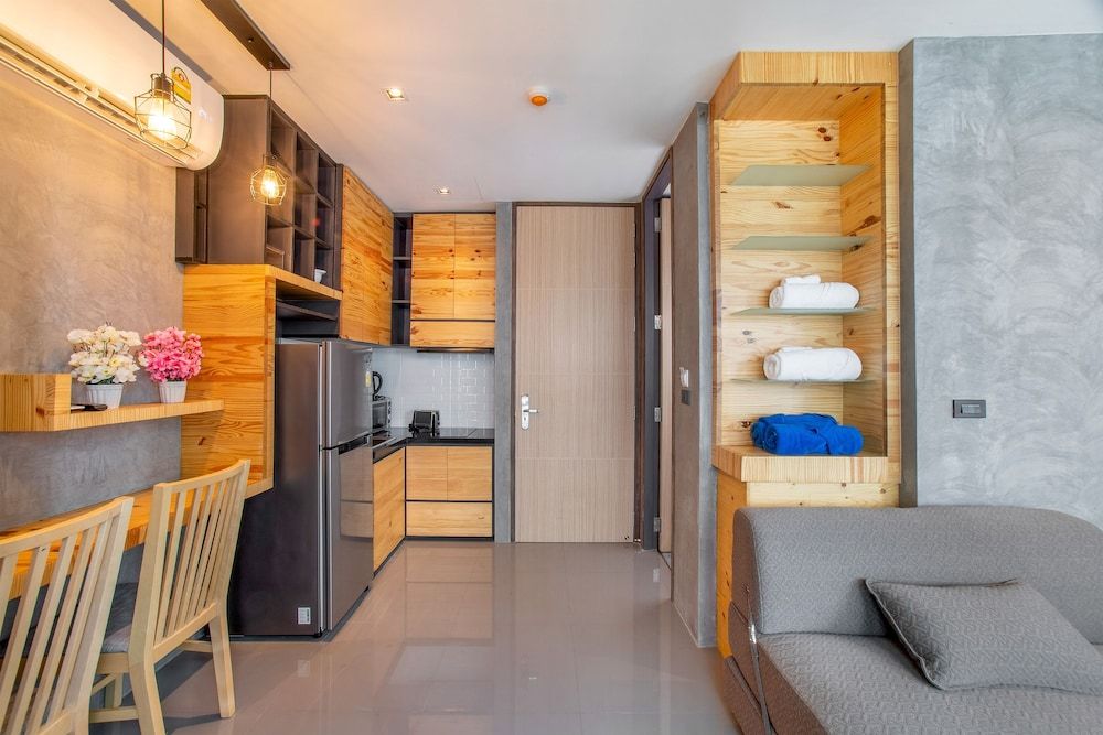 Naiharn Windy by Space Basic Studio, 1 Queen Bed 10