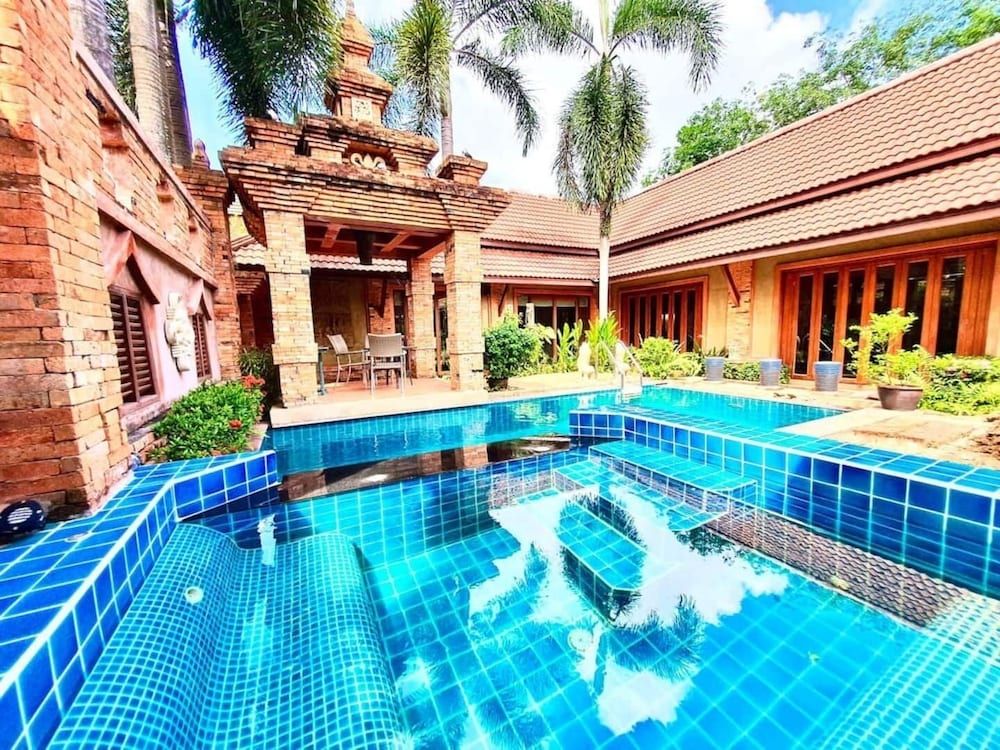 Balinese Pool Villa in Rawai Baan Rom Yen 17