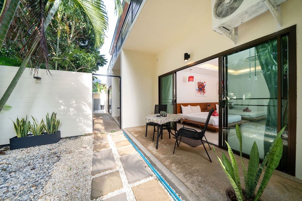 Grand Tropical Pool Villa Oxavia NaiHarn Luxury Villa 19