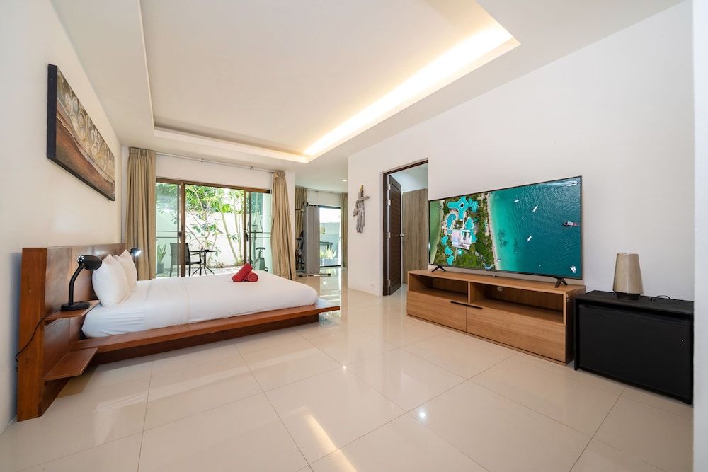 Grand Tropical Pool Villa Oxavia NaiHarn Luxury Villa 34
