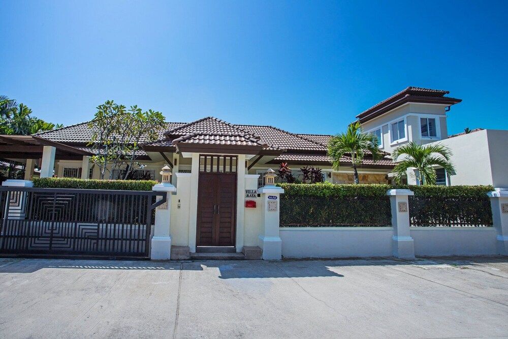 undefined Idyllic 4BR Pool Villa Maya in Rawai 2