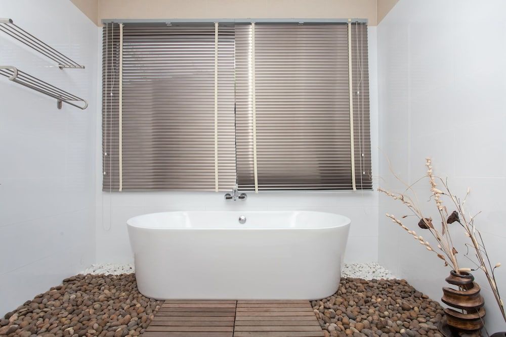 Modern 4BR Pool Villa Virginie Naiharn Luxury Villa, 4 Bedrooms 3