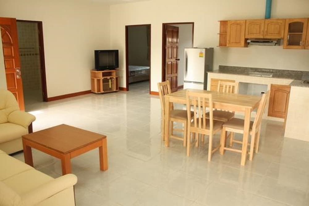 undefined Lovely House With Access to Large Swimming Pool and Near Chalong Pier Num001 5