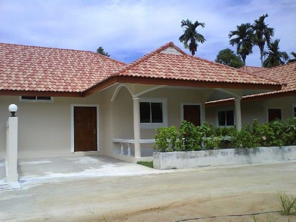 undefined Lovely House With Access to Large Swimming Pool and Near Chalong Pier Num001