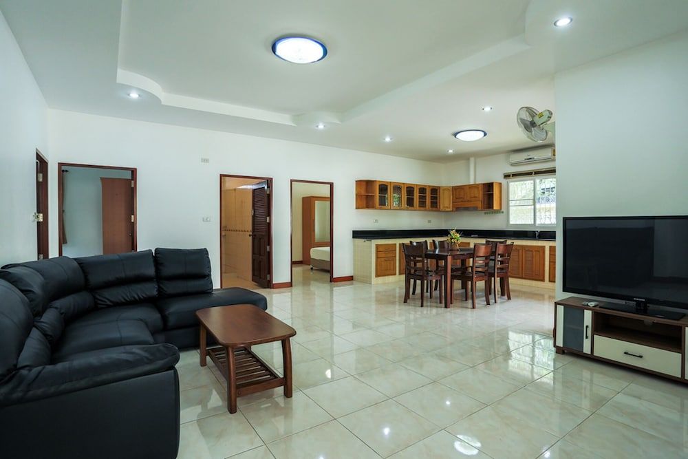 undefined Lovely House With Access to Large Swimming Pool and Near Chalong Pier 5