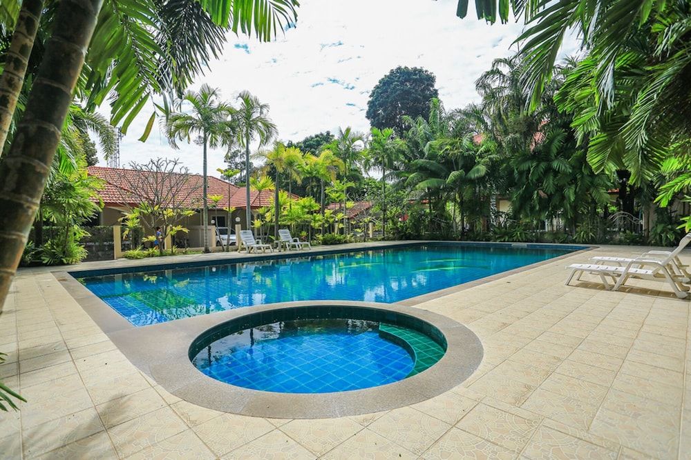 undefined Lovely House With Access to Large Swimming Pool and Near Chalong Pier 9