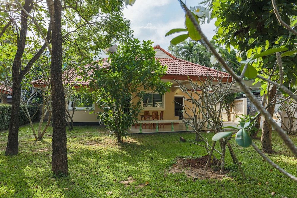 undefined Lovely House With Access to Large Swimming Pool and Near Chalong Pier 3
