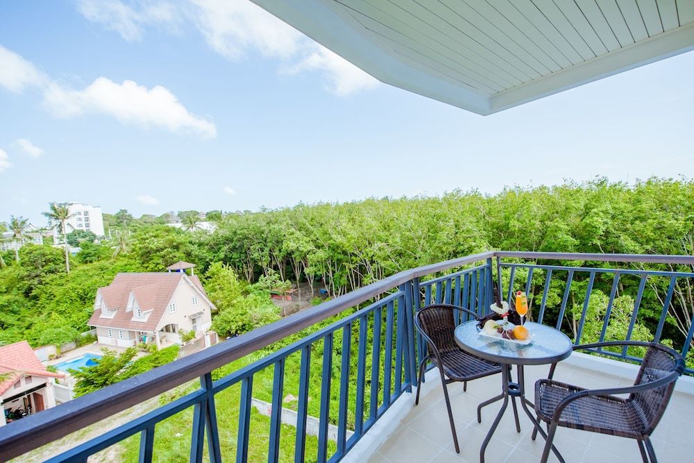 Grand Nai Harn Suites Deluxe Studio with Balcony Room 6