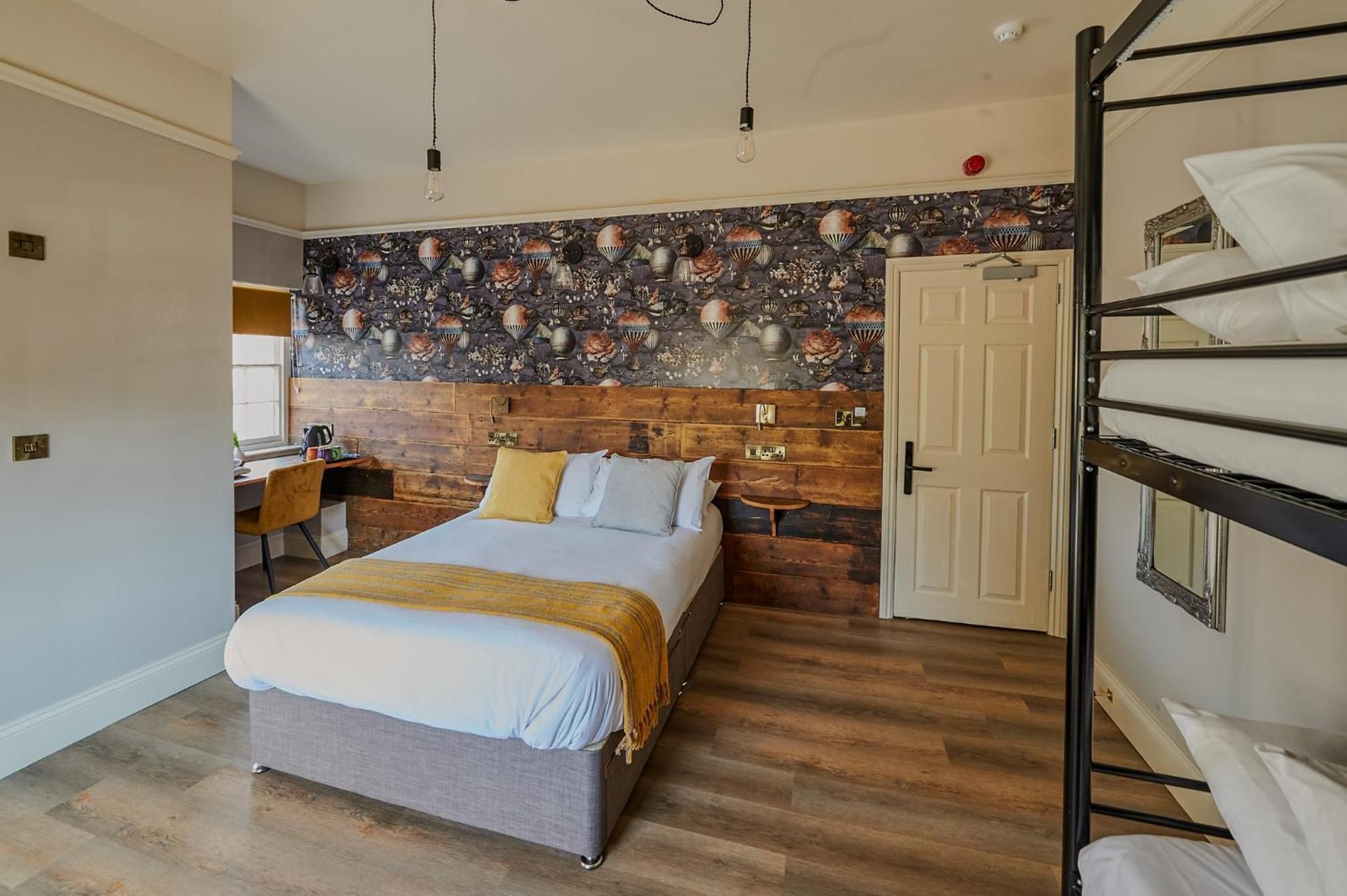 Deluxe Family Room