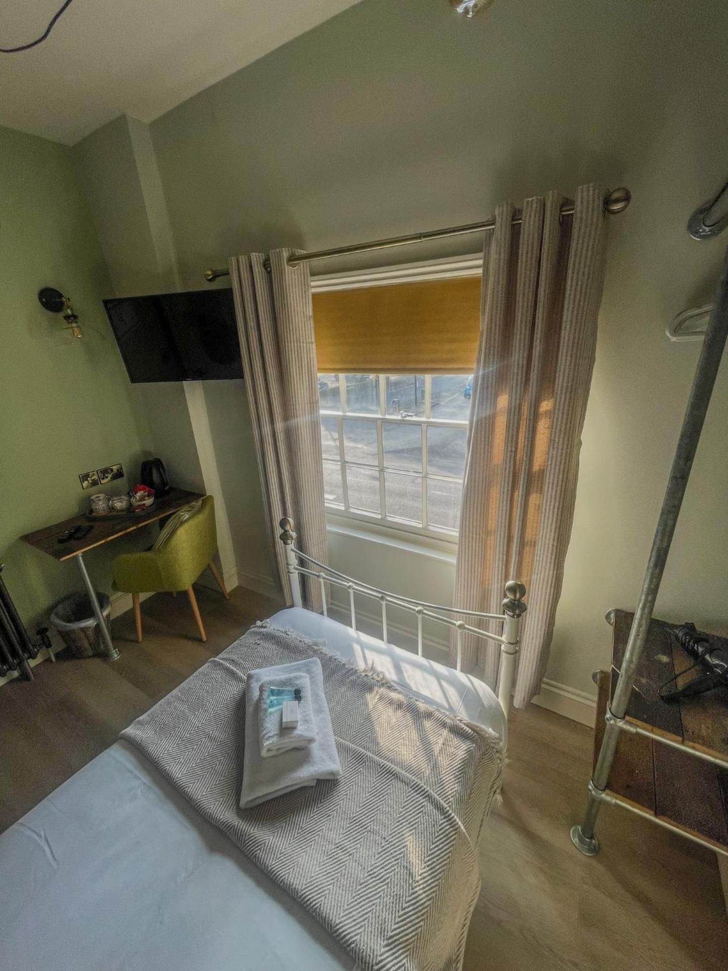 Deluxe Single Room