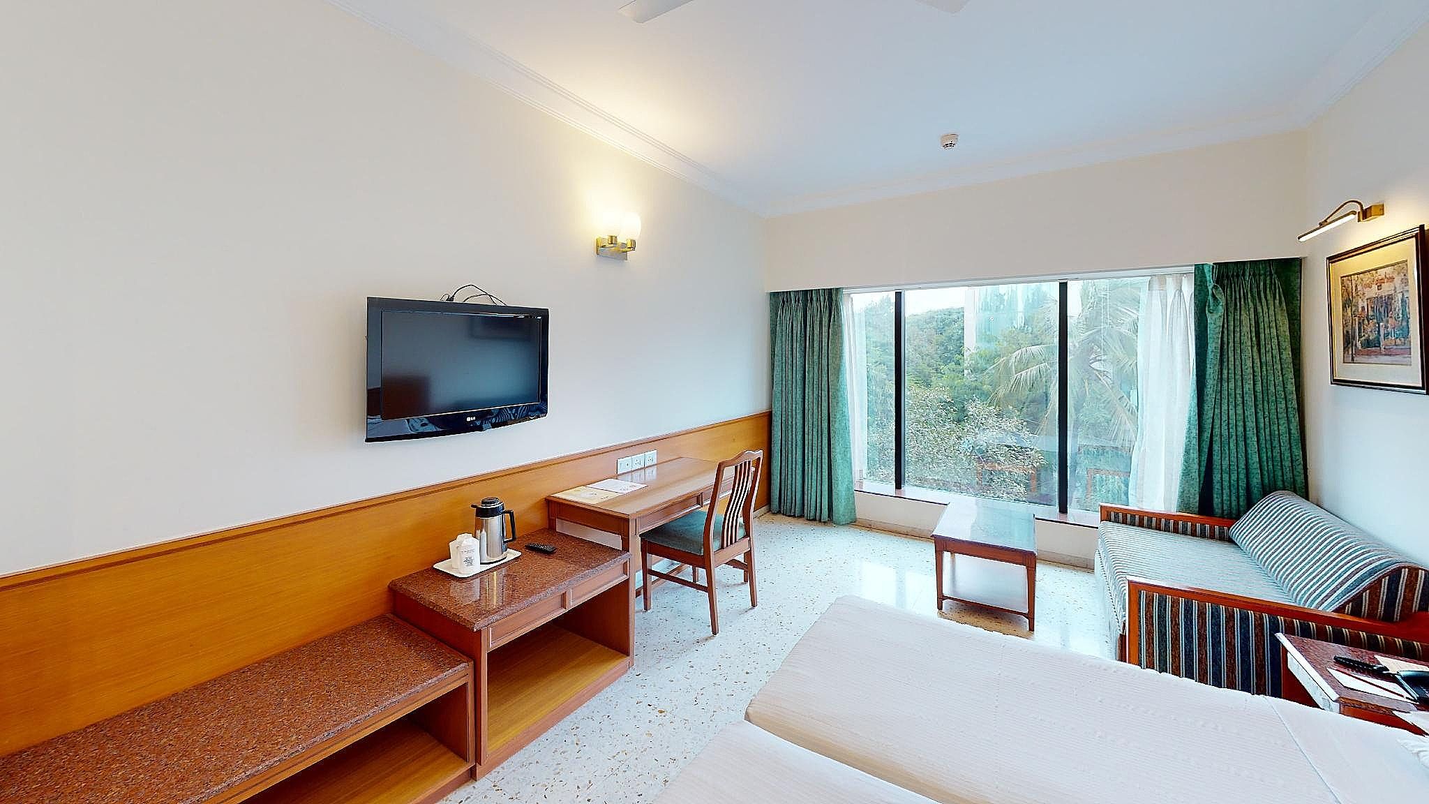 The Oakwood Superior Room 5
