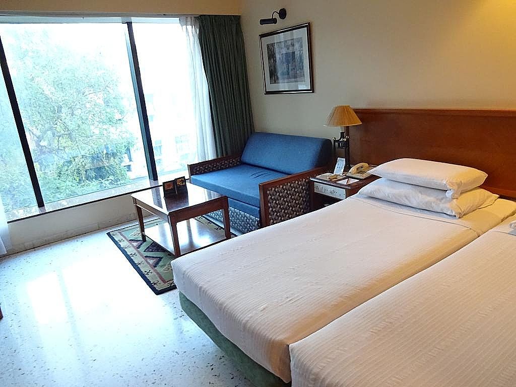 The Oakwood Superior Room 6